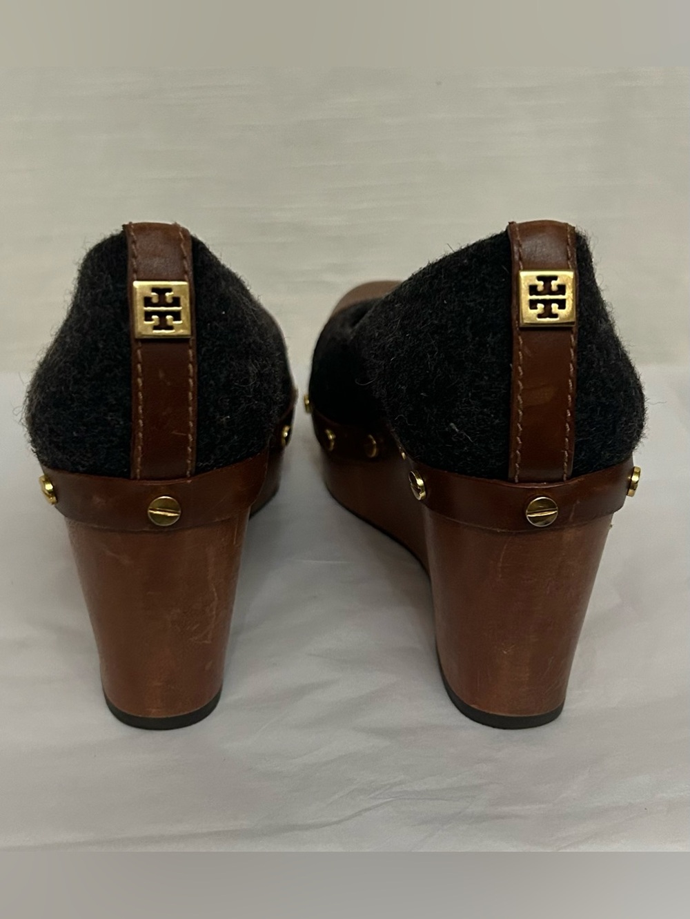 Tory Burch Gray Fabric and Brown Leather Studded Wedge Pumps - Picture 4 of 16